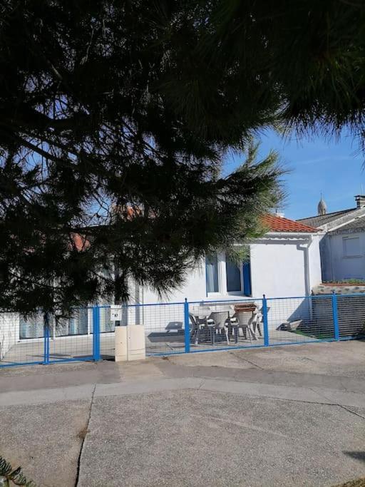 Maison De Pecheur Cour Privee En Centre Ville Сен-Жил-Кроа-дьо-Ви Екстериор снимка